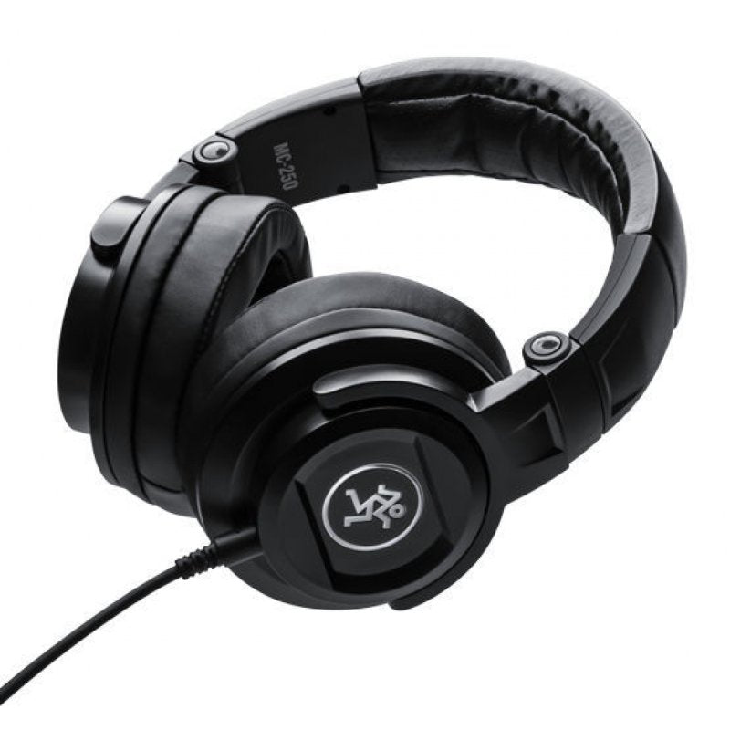 Mackie MC-250