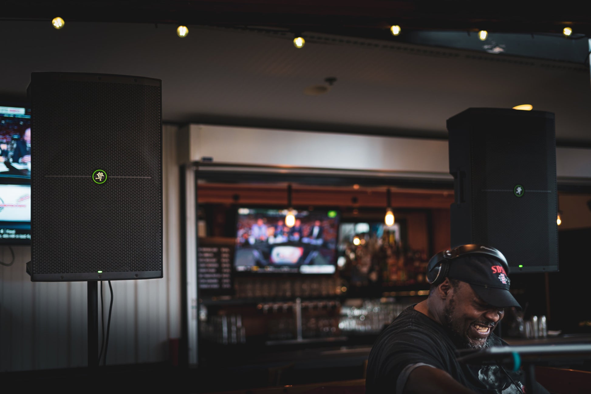 Mackie Thump212 12-Inch 1400W Powered Speaker FOH setup